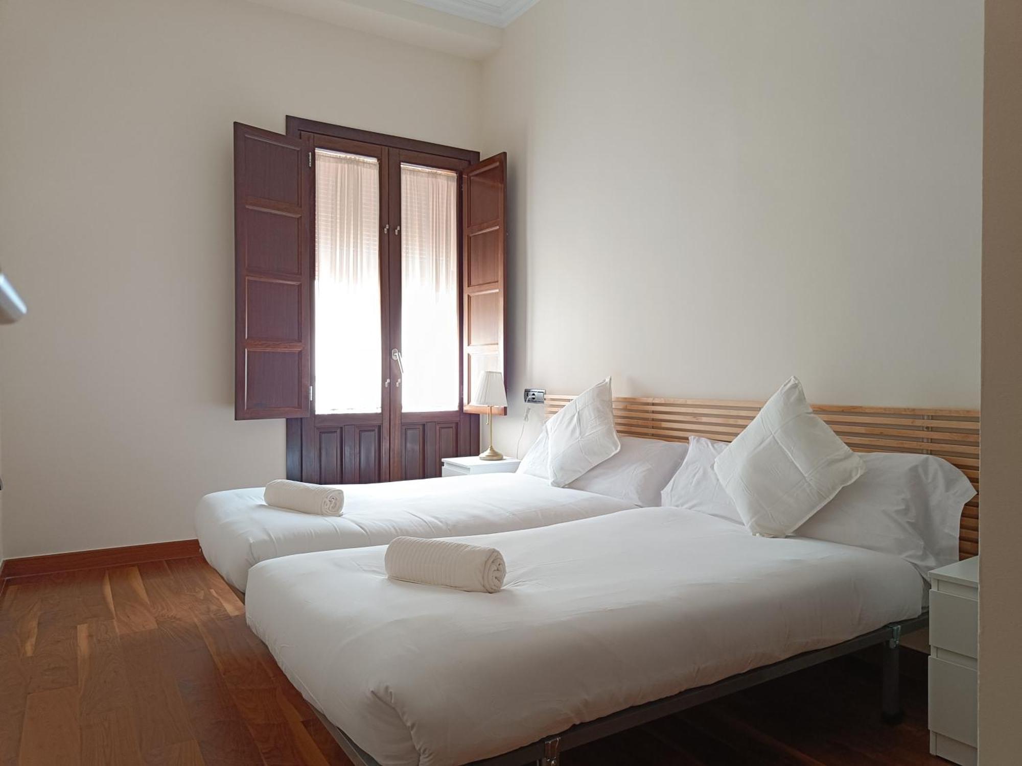 Apartamentos Palacio De Los Jeronimos 그라나다 외부 사진
